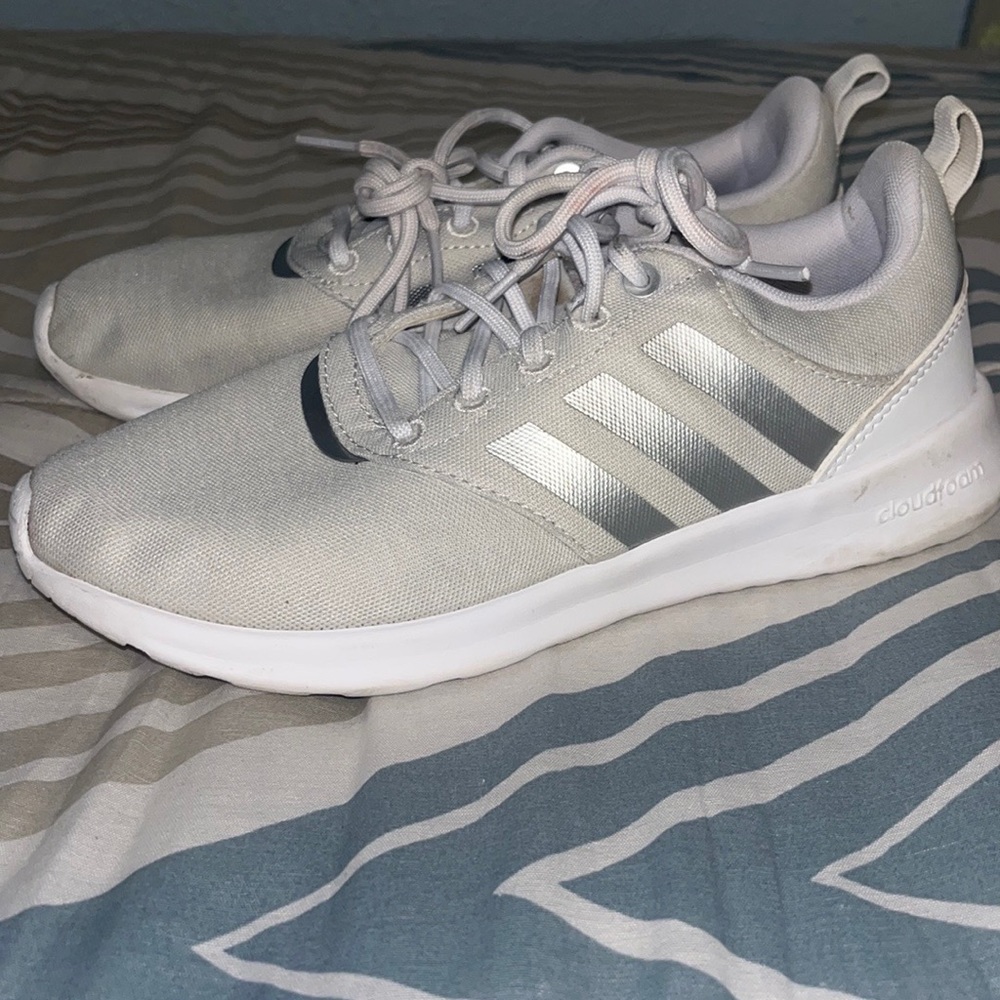 Adidas Cloud foam gray shoes